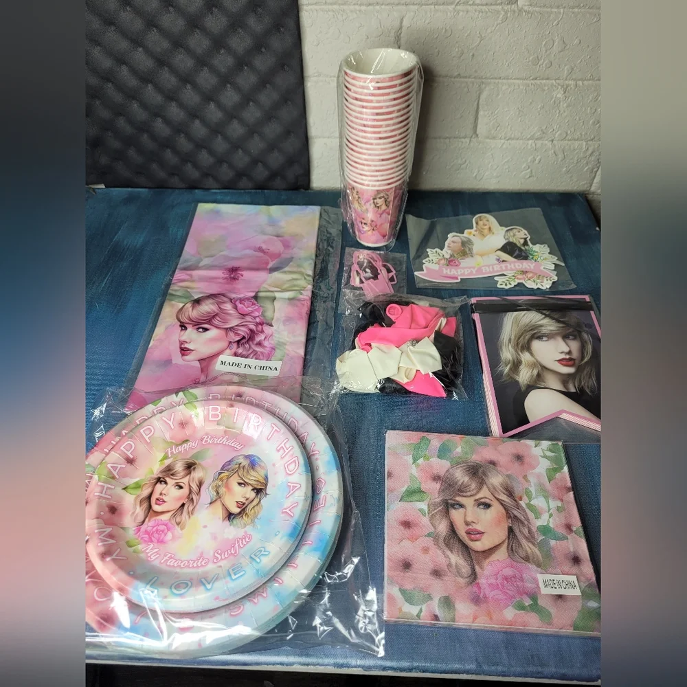 Taylor Swift My Favorite Swiftie Happy Birthday Party Set